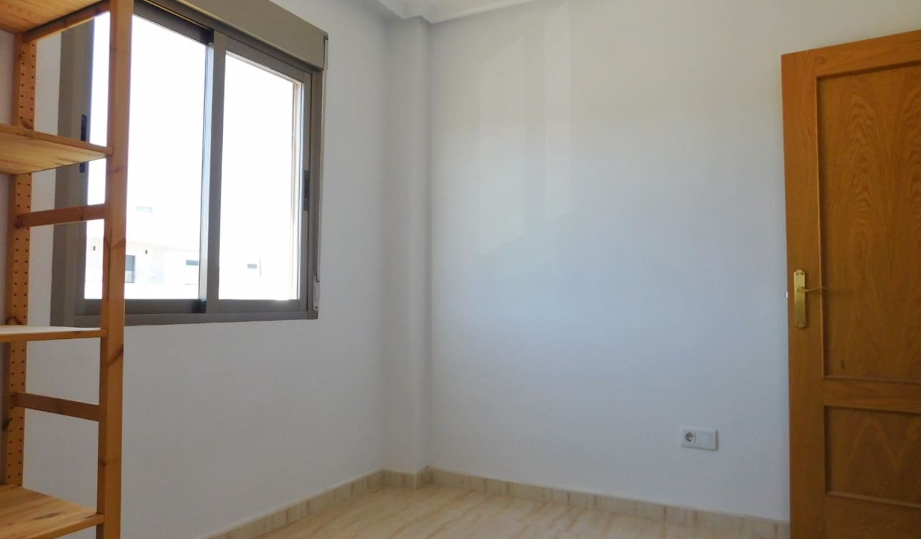 Apartamento de 2 habitaciones en San Miguel de Salinas en venta con piscina - 125.000 € (Ref: 9394284)