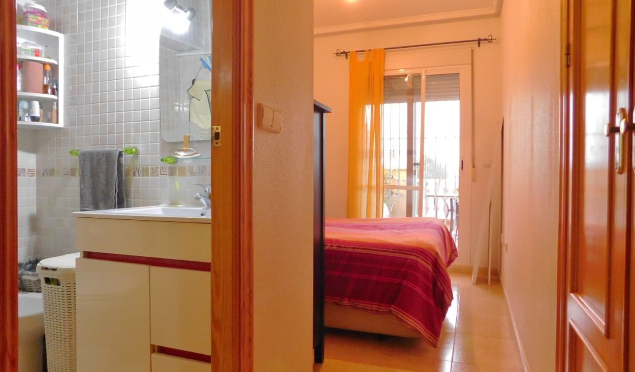 2 bedroom Apartment for sale in Torremendo with pool garage - € 112,000 (Ref: 9546986)