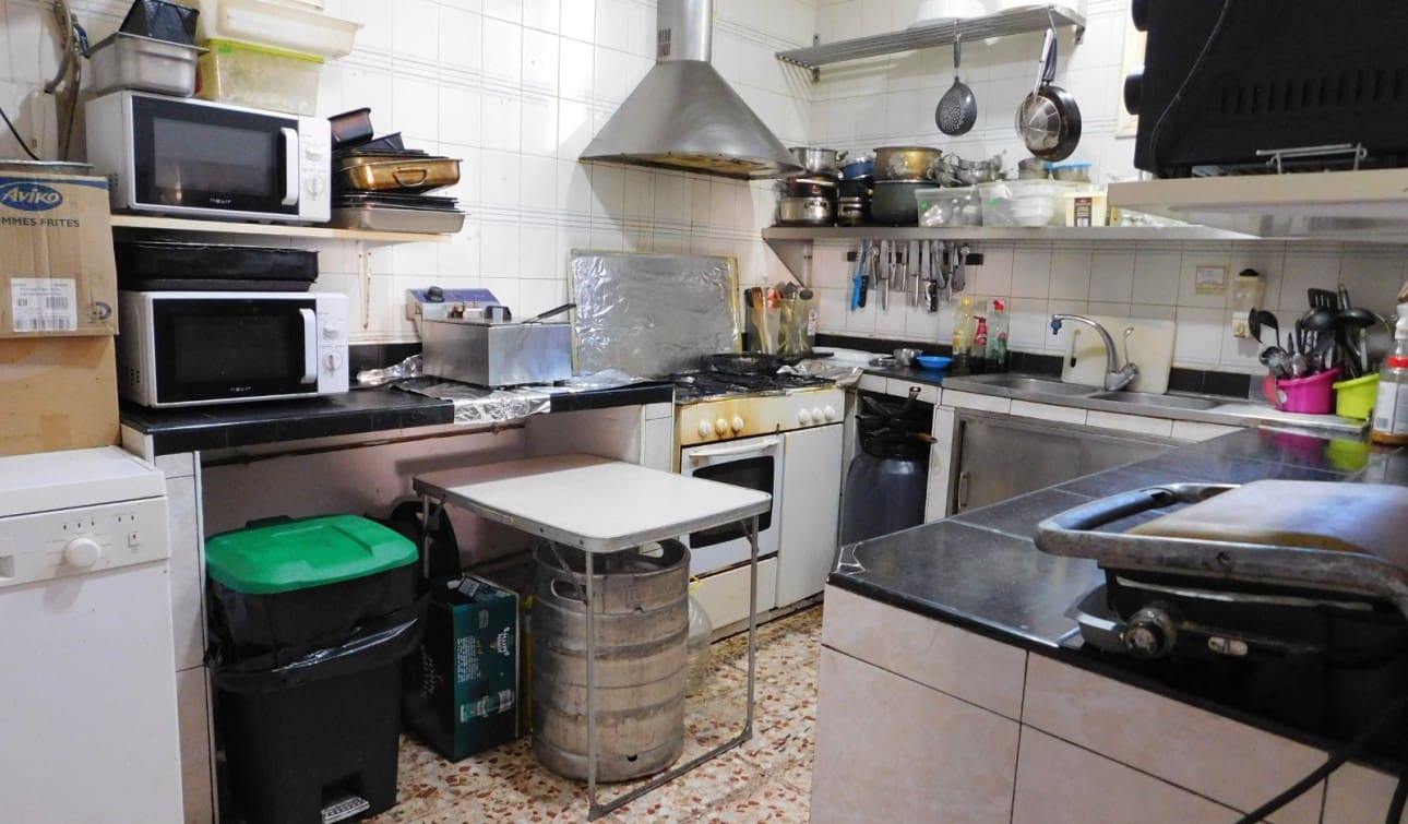 Local Comercial en San Miguel de Salinas en venta con piscina - 147.000 € (Ref: 9584636)