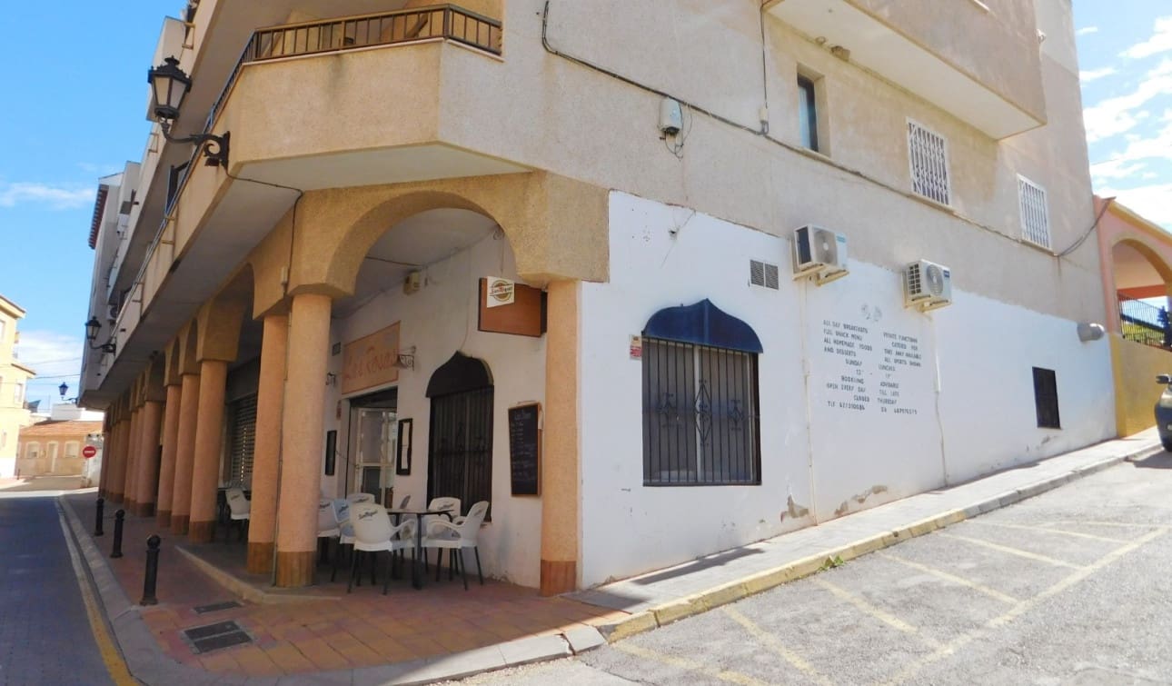 Local Comercial en San Miguel de Salinas en venta con piscina - 147.000 € (Ref: 9584636)