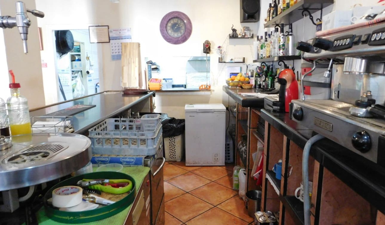 Local Comercial en San Miguel de Salinas en venta con piscina - 147.000 € (Ref: 9584636)