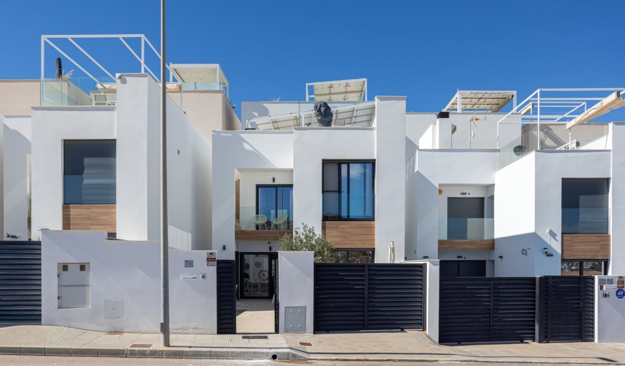 3 sypialnia Dom na sprzedaż w Benijofar z basenem - 439 900 € (Ref: 9618475)