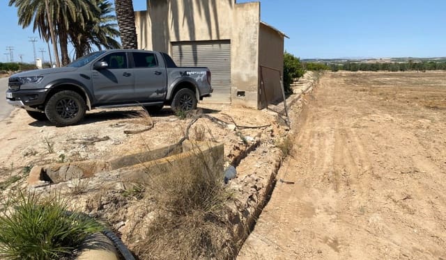 Finca/Casa Rural en San Miguel de Salinas en venta con piscina - 99.000 € (Ref: 9685607)