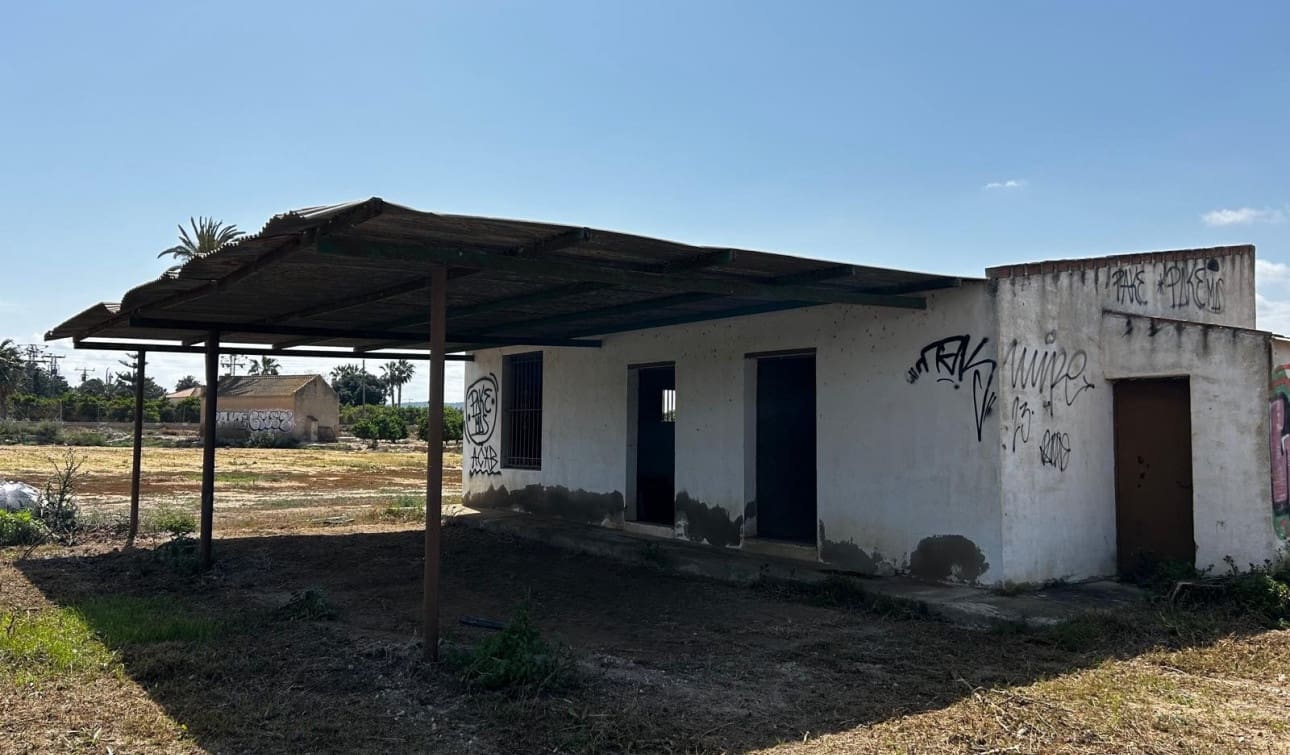 Quinta/Casa Rural para venda em San Miguel de Salinas com piscina - 99 000 € (Ref: 9685607)