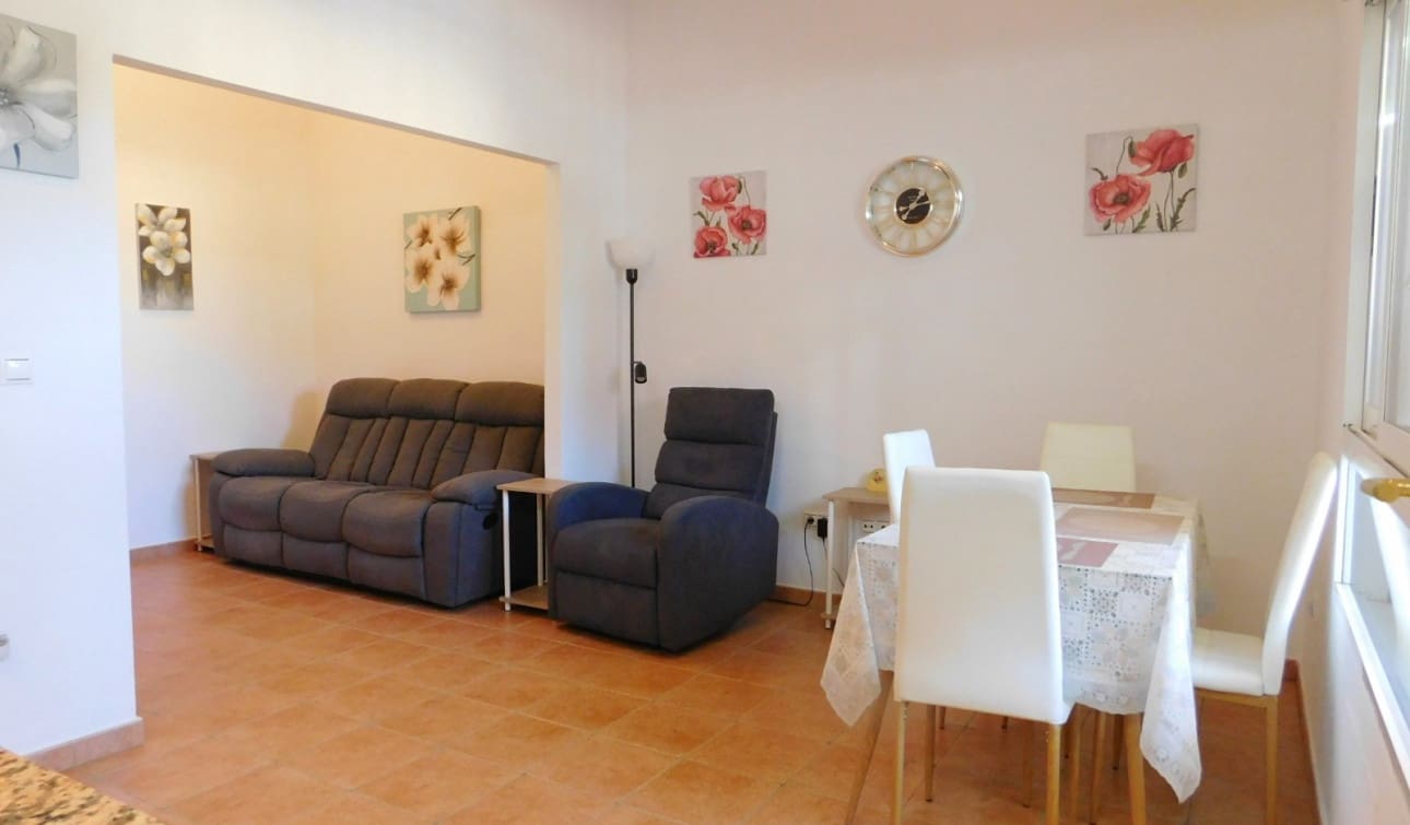 2 bedroom Apartment for sale in Torremendo with pool - € 110,000 (Ref: 9691646)