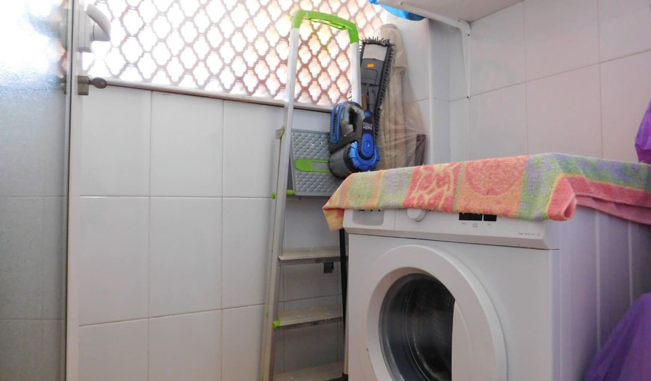 2 bedroom Apartment for sale in Torremendo with pool - € 110,000 (Ref: 9691646)