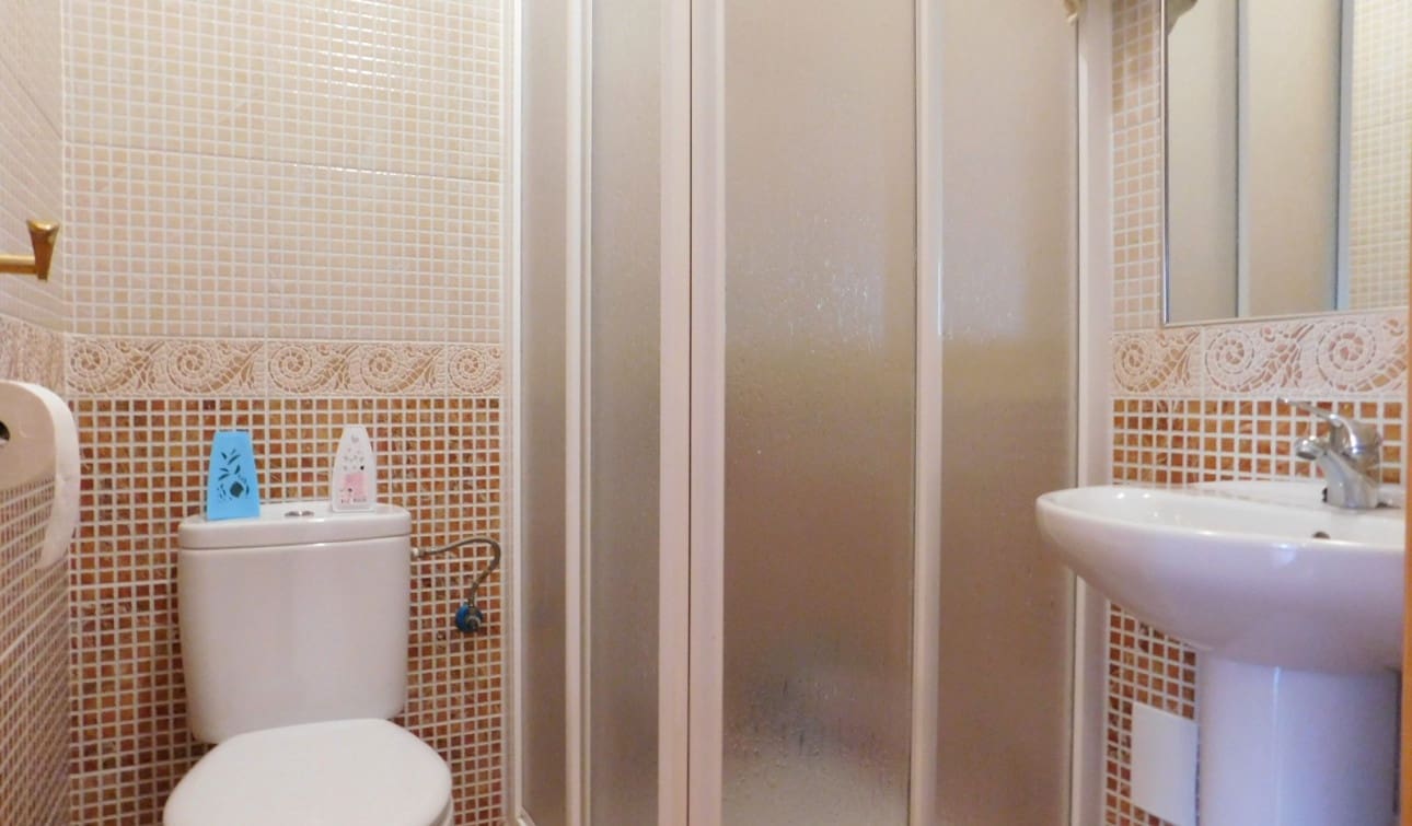 2 bedroom Apartment for sale in Torremendo with pool - € 110,000 (Ref: 9691646)