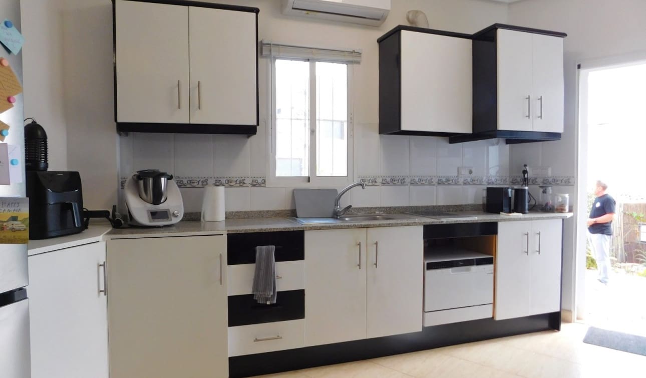 1 soverom Leilighet til leie i San Miguel de Salinas med svømmebasseng - € 550 (Ref: 9707961)