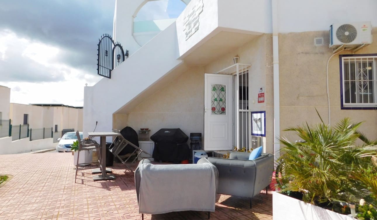 1 soverom Leilighet til leie i San Miguel de Salinas med svømmebasseng - € 550 (Ref: 9707961)