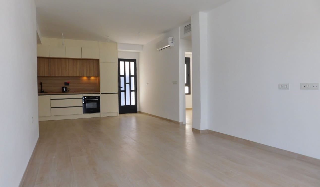 2 soveværelse Bungalow til salg i San Miguel de Salinas med swimmingpool - € 229.000 (Ref: 9838278)