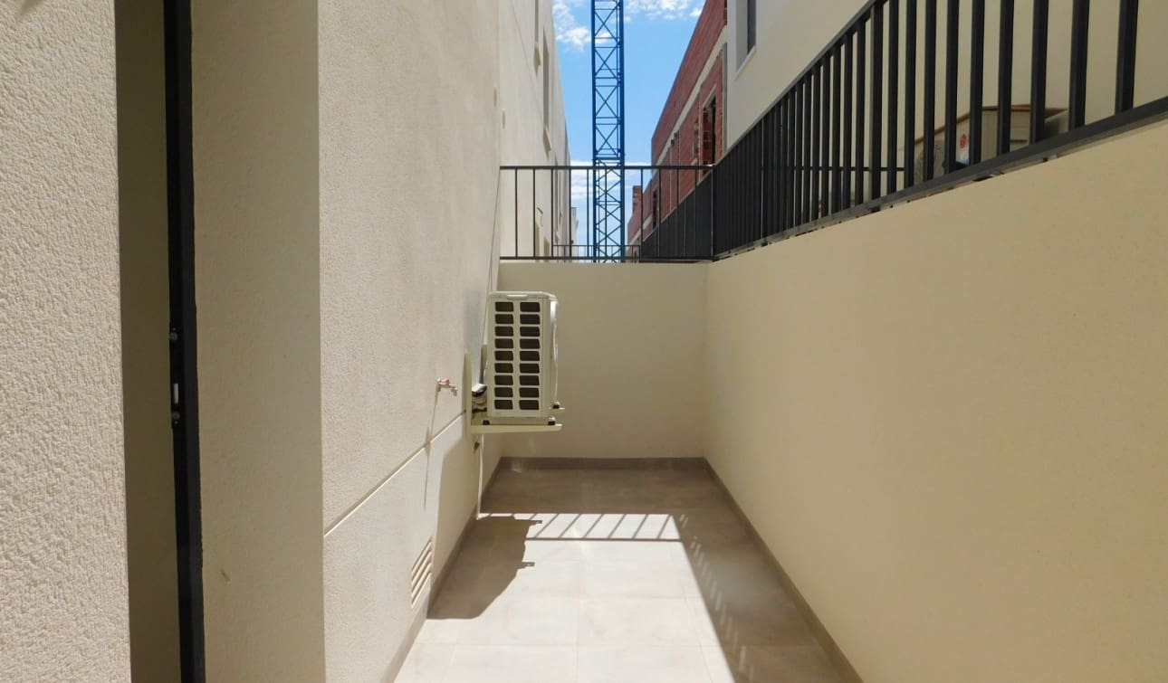 2 soveværelse Bungalow til salg i San Miguel de Salinas med swimmingpool - € 229.000 (Ref: 9838278)