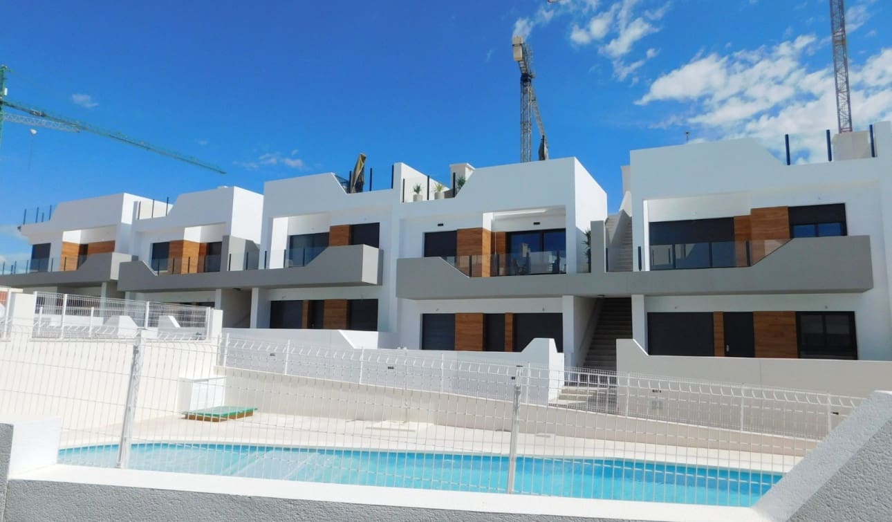 2 soveværelse Bungalow til salg i San Miguel de Salinas med swimmingpool - € 229.000 (Ref: 9838278)