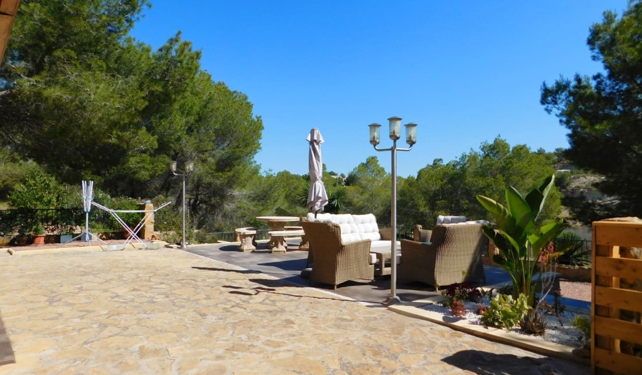 3 soverom Villa til salgs i Torremendo med svømmebasseng garasje - € 330 000 (Ref: 9860830)