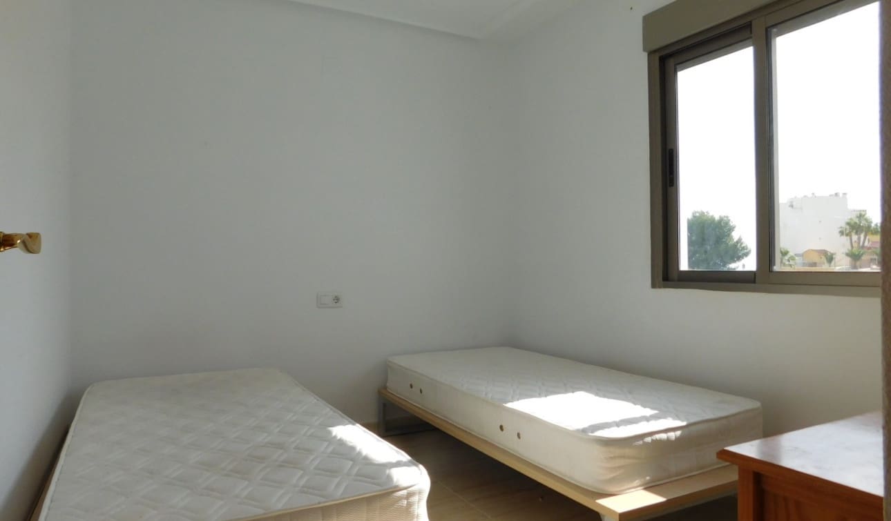 2 bedroom Apartment for rent in San Miguel de Salinas with pool - € 700 (Ref: 9867816)