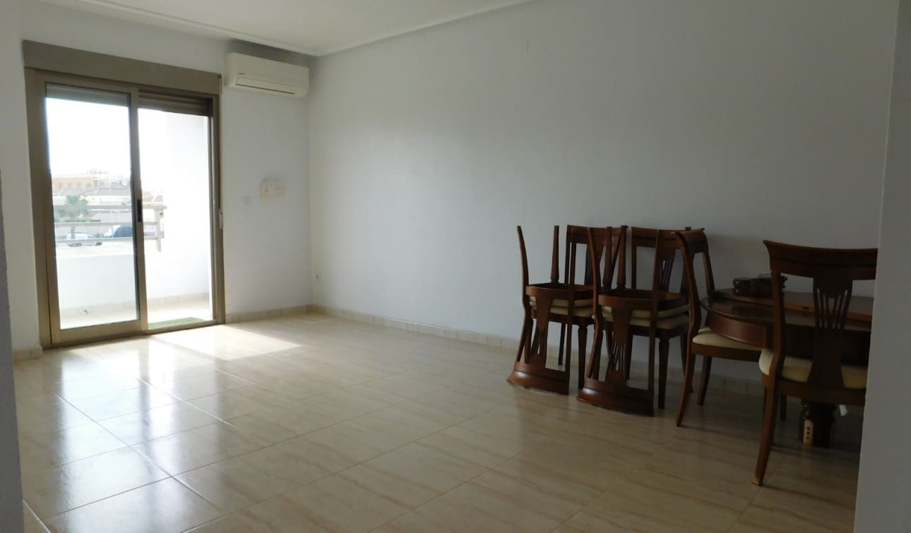 2 bedroom Apartment for rent in San Miguel de Salinas with pool - € 700 (Ref: 9867816)