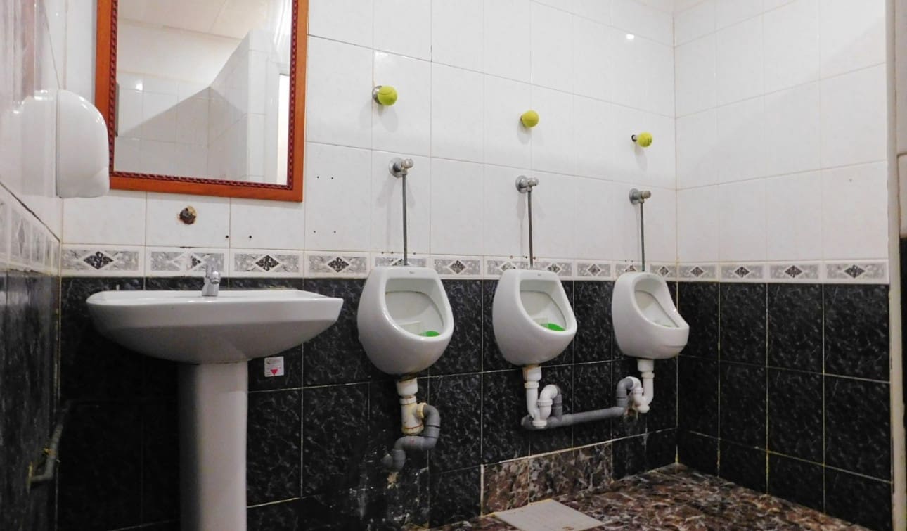 Comercial para venda em San Miguel de Salinas com piscina - 69 000 € (Ref: 9909061)