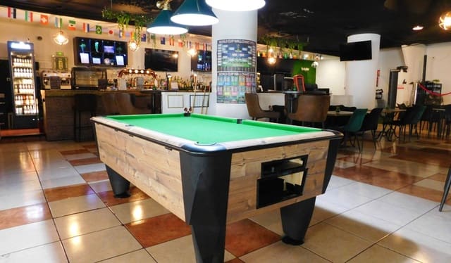 Comercial para venda em San Miguel de Salinas com piscina - 69 000 € (Ref: 9909061)