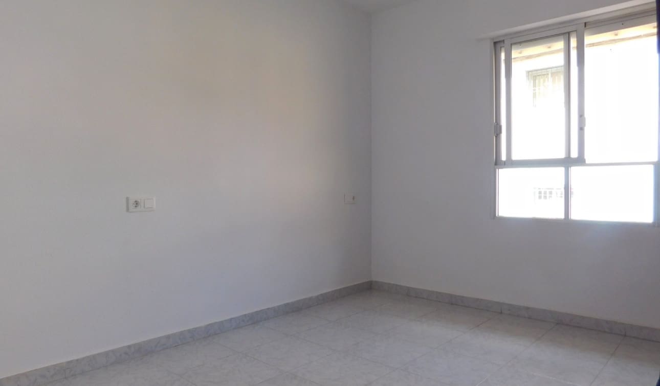 2 bedroom Apartment for rent in San Miguel de Salinas with pool - € 750 (Ref: 9938579)
