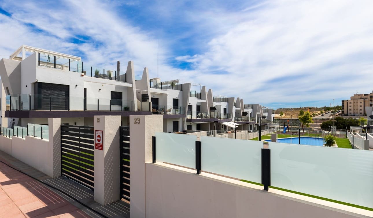 2 bedroom Apartment for sale in San Miguel de Salinas with pool - € 212,000 (Ref: 9964165)