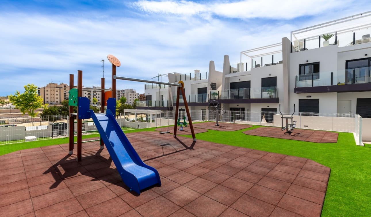 2 bedroom Apartment for sale in San Miguel de Salinas with pool - € 212,000 (Ref: 9964165)