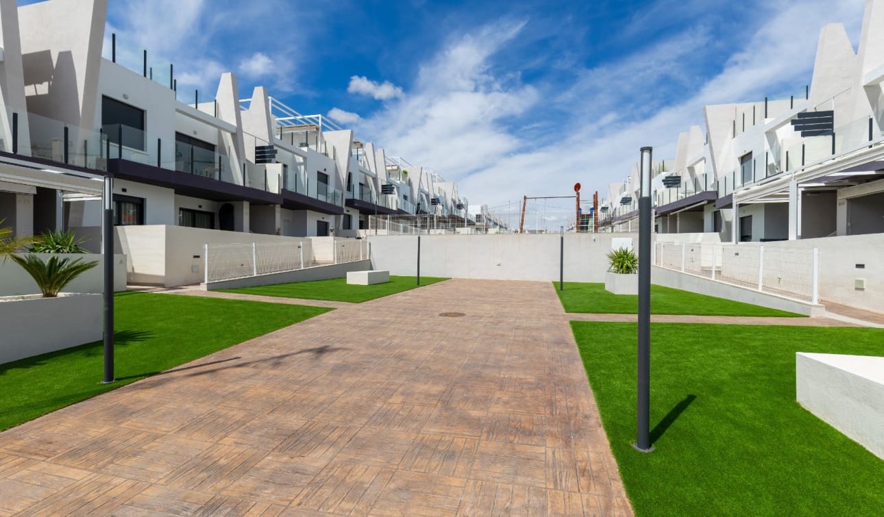 2 bedroom Apartment for sale in San Miguel de Salinas with pool - € 212,000 (Ref: 9964165)