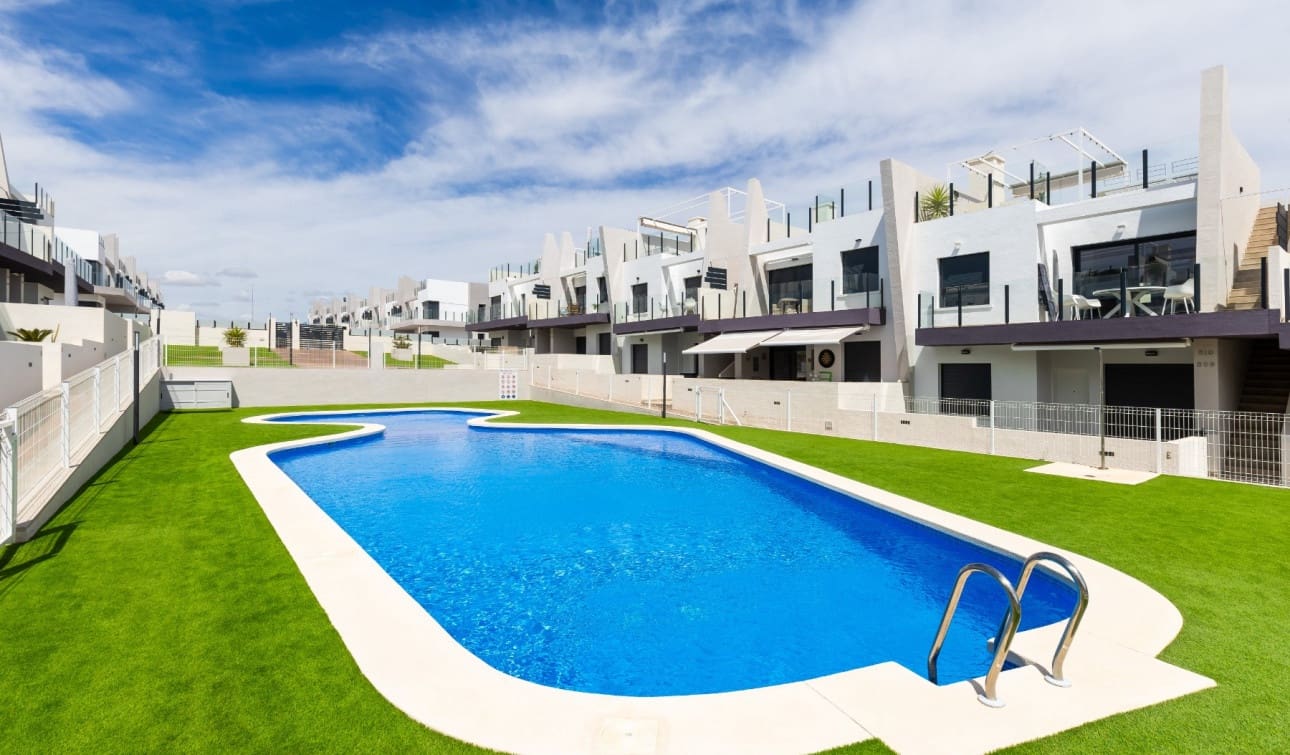 2 bedroom Apartment for sale in San Miguel de Salinas with pool - € 212,000 (Ref: 9964165)