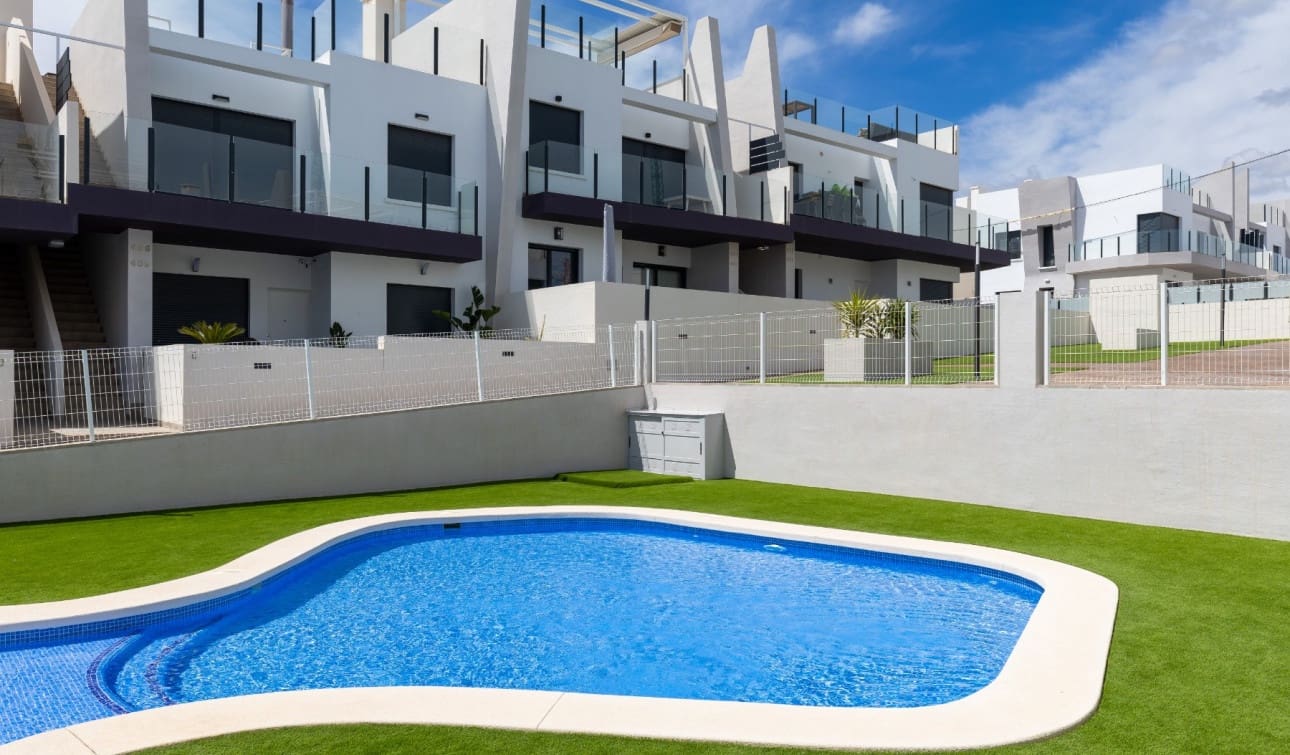 2 bedroom Apartment for sale in San Miguel de Salinas with pool - € 212,000 (Ref: 9964165)