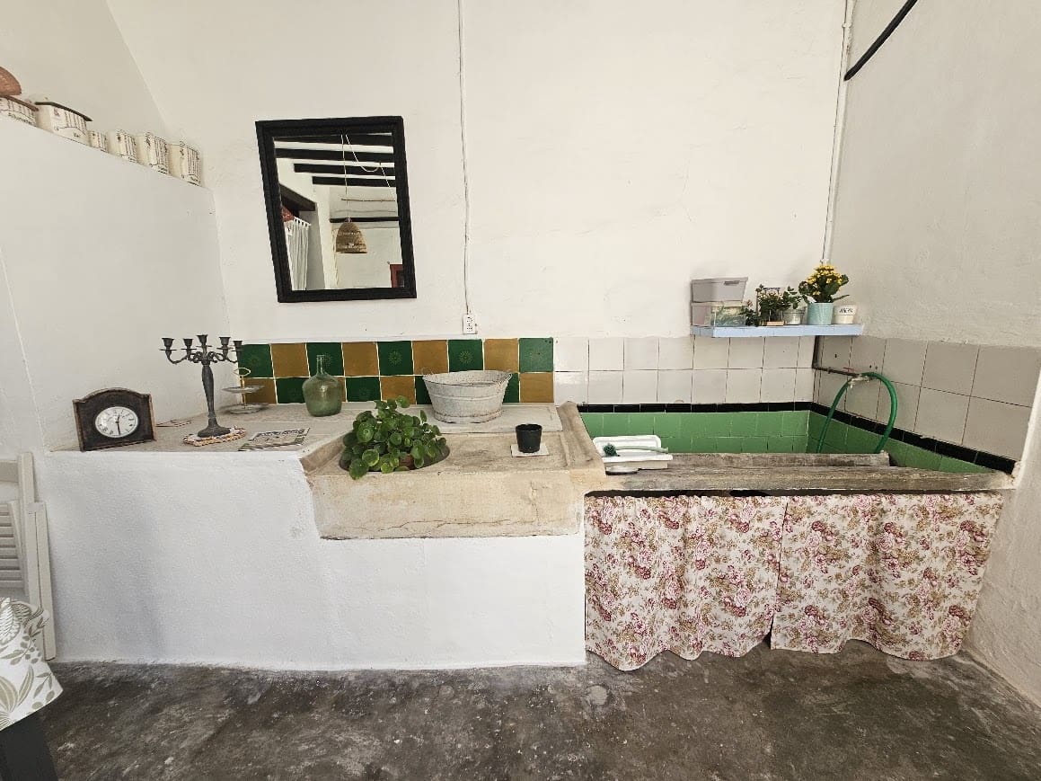 9 soverom Hotell til salgs i Carcaixent - € 375 000 (Ref: 10033156)