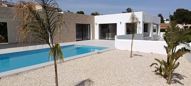 4 bedroom Villa for sale in Pinar del Advocat - Cometa, Teulada-Moraira with pool garage - € 1,450,000 (Ref: 10033244)