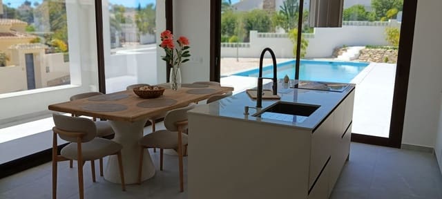 4 bedroom Villa for sale in Pinar del Advocat - Cometa, Teulada-Moraira with pool garage - € 1,450,000 (Ref: 10033244)