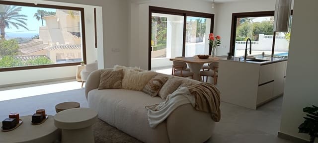 4 bedroom Villa for sale in Pinar del Advocat - Cometa, Teulada-Moraira with pool garage - € 1,450,000 (Ref: 10033244)