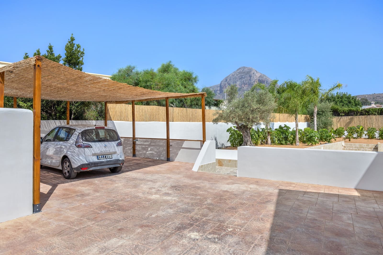 4 bedroom Villa for sale in Javea / Xabia with pool garage - € 1,650,000 (Ref: 10033246)