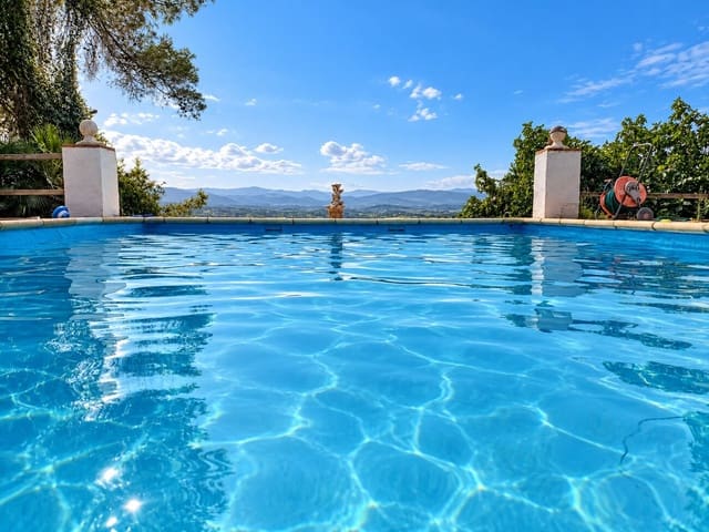 4 chambre Villa/Maison à vendre à Canals avec piscine garage - 295 000 € (Ref: 10099410)