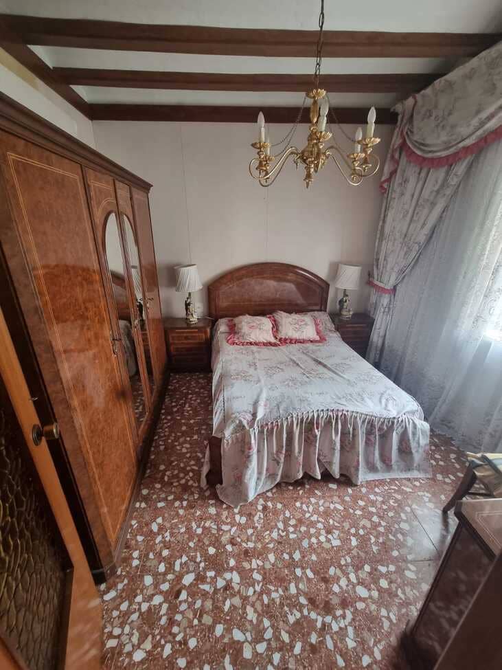 6 bedroom Townhouse for sale in Xativa - € 110,000 (Ref: 10127418)