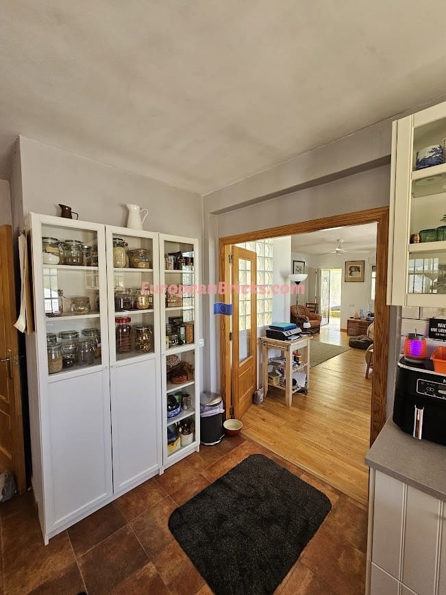 4 soveværelse Finca/Landehus til salg i Xativa med swimmingpool - € 298.000 (Ref: 8314530)