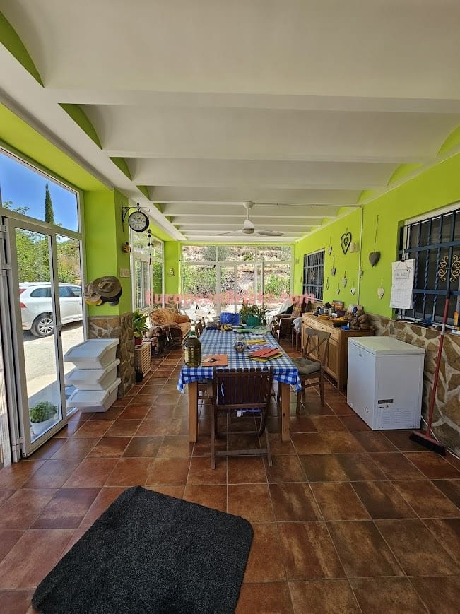 4 soveværelse Finca/Landehus til salg i Xativa med swimmingpool - € 298.000 (Ref: 8314530)