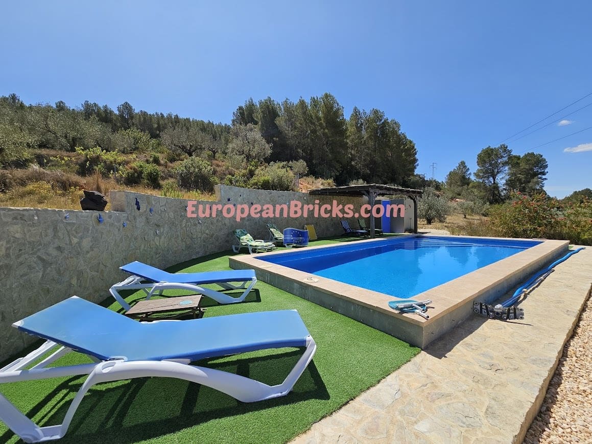 4 soveværelse Finca/Landehus til salg i Xativa med swimmingpool - € 298.000 (Ref: 8314530)
