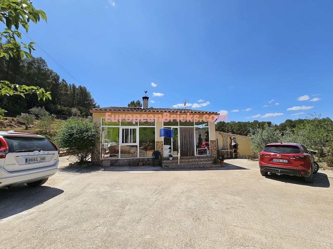 4 soveværelse Finca/Landehus til salg i Xativa med swimmingpool - € 298.000 (Ref: 8314530)