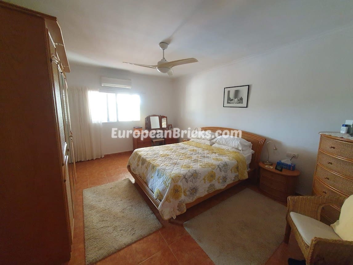 3 bedroom Villa for sale in Chella with pool - € 335,000 (Ref: 8317190)