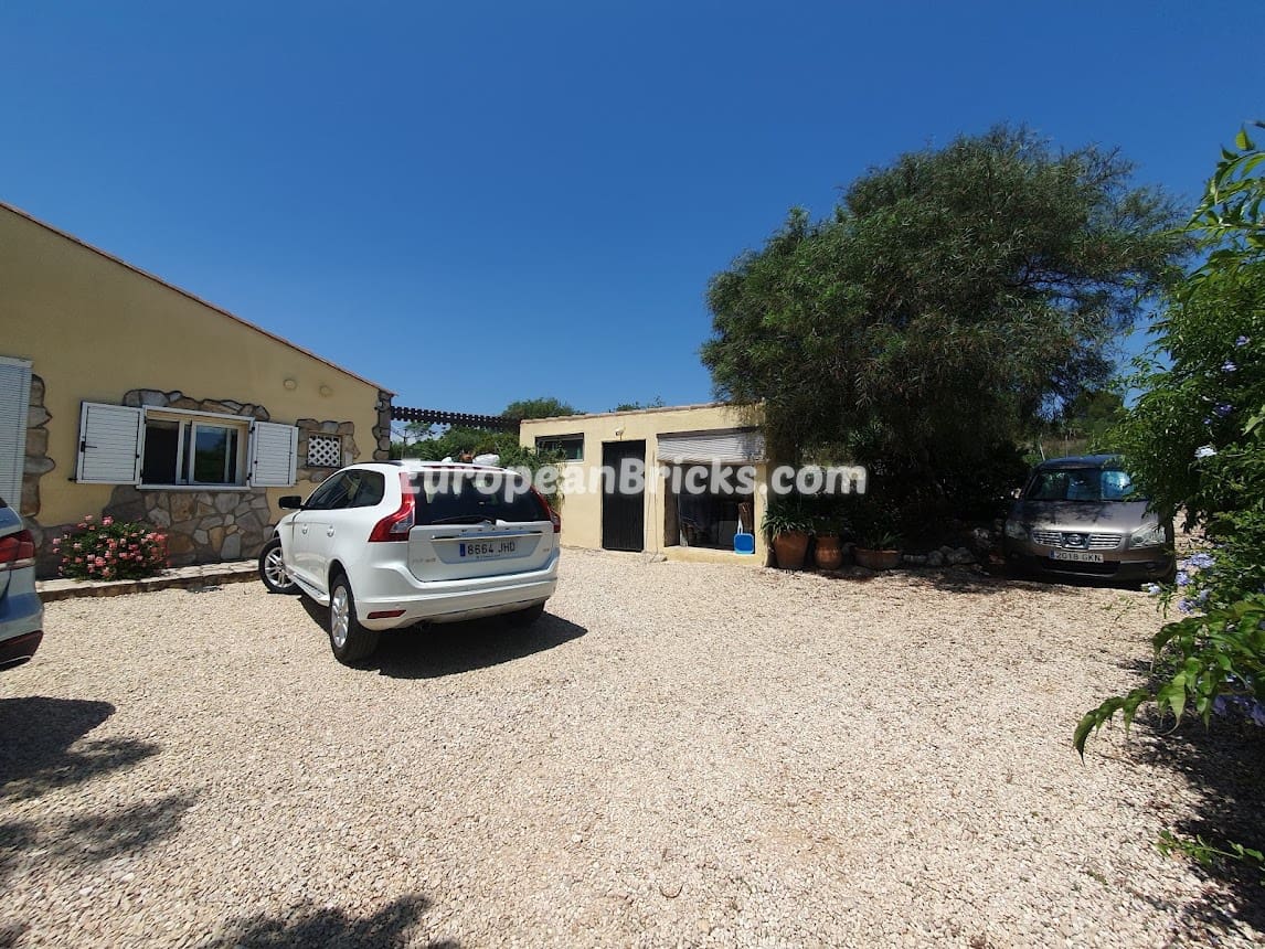 3 bedroom Villa for sale in Chella with pool - € 335,000 (Ref: 8317190)
