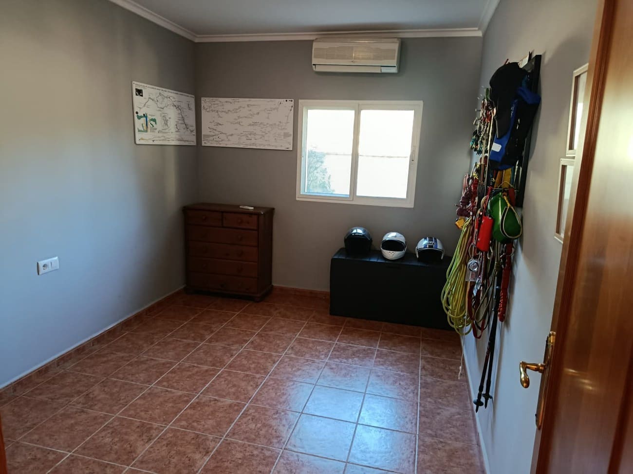 Chalet de 3 habitaciones en Chella en venta con piscina - 335.000 € (Ref: 8317190)