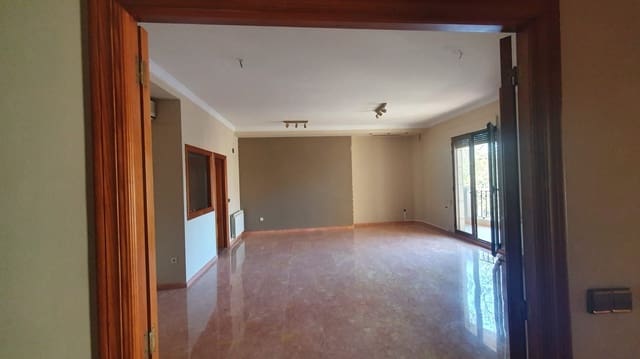 5 makuuhuone Huoneisto myytävänä paikassa Canals - 240 000 € (Ref: 8317195)