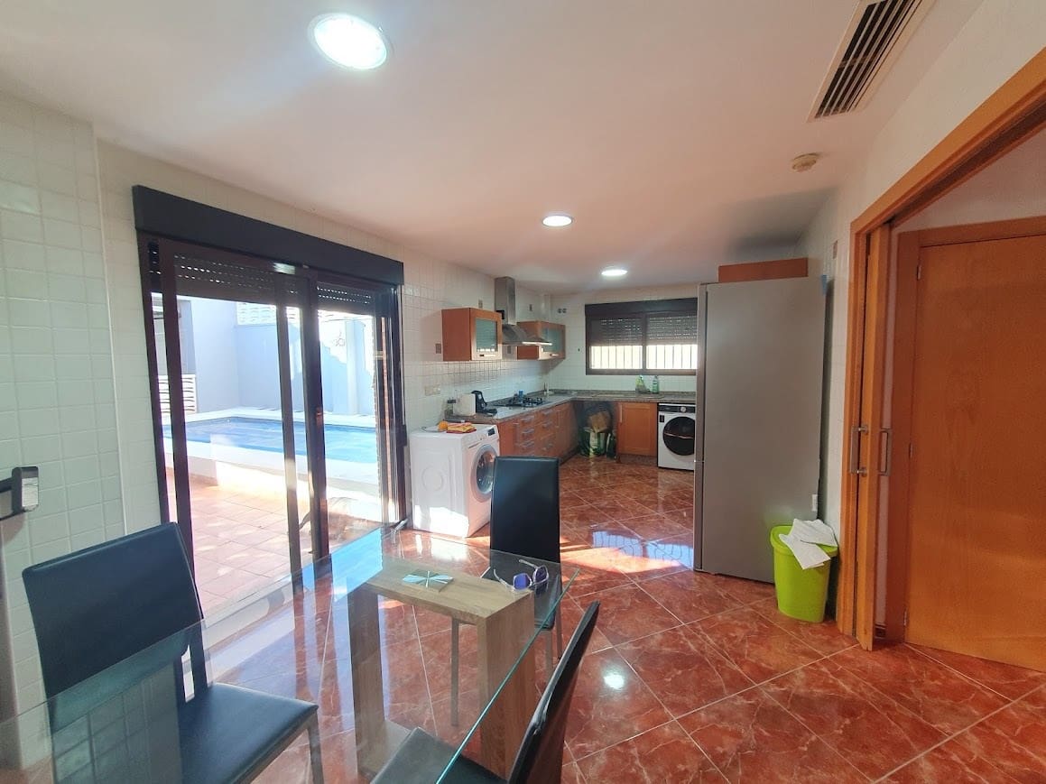 3 bedroom Villa for sale in Canals - € 265,000 (Ref: 8317201)