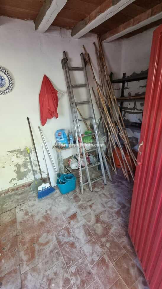 4 bedroom Finca/Country House for sale in Xativa with pool - € 139,950 (Ref: 8661602)