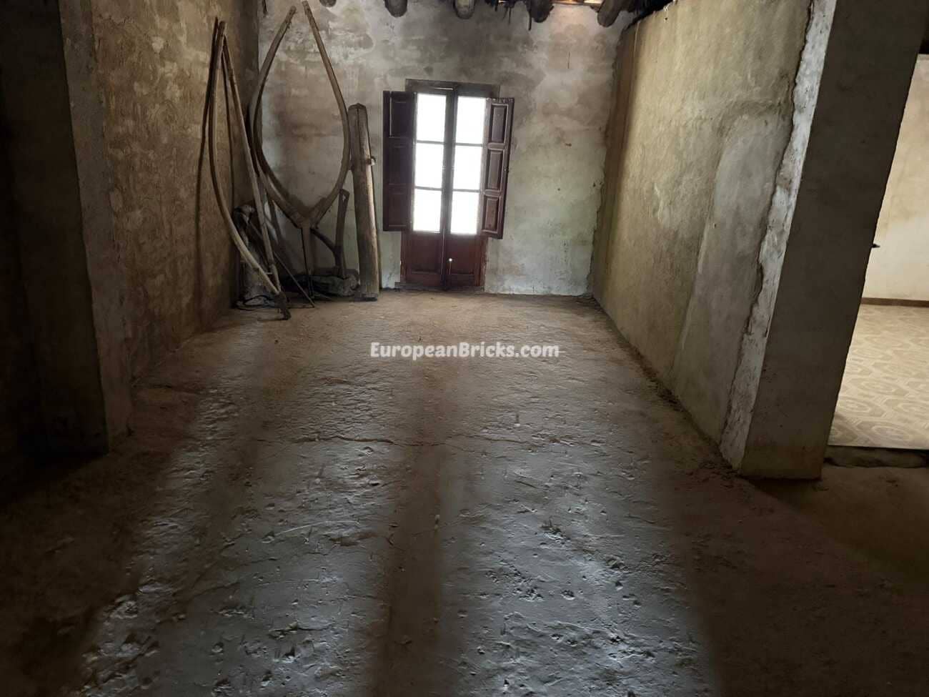 4 soveværelse Byhus til salg i Anna - € 95.000 (Ref: 9033256)