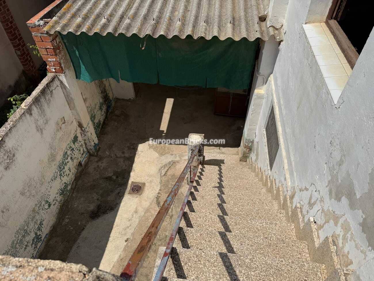 4 soveværelse Byhus til salg i Anna - € 95.000 (Ref: 9033256)