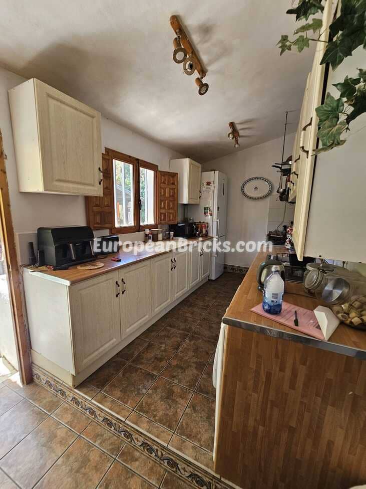 2 soveværelse Finca/Landehus til salg i Ibi med swimmingpool garage - € 147.950 (Ref: 9130489)