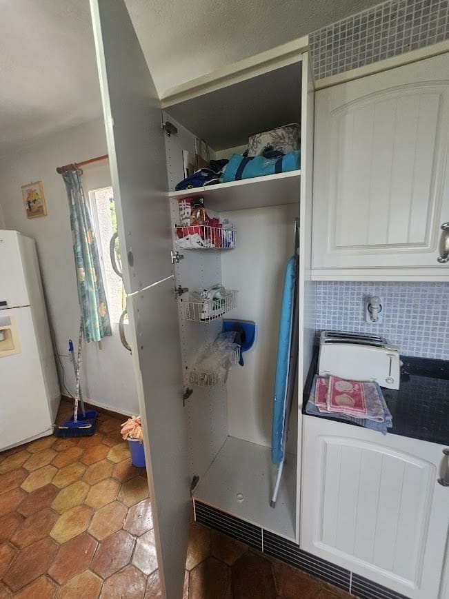 5 bedroom Villa for sale in Oliva with pool - € 350,000 (Ref: 9182046)