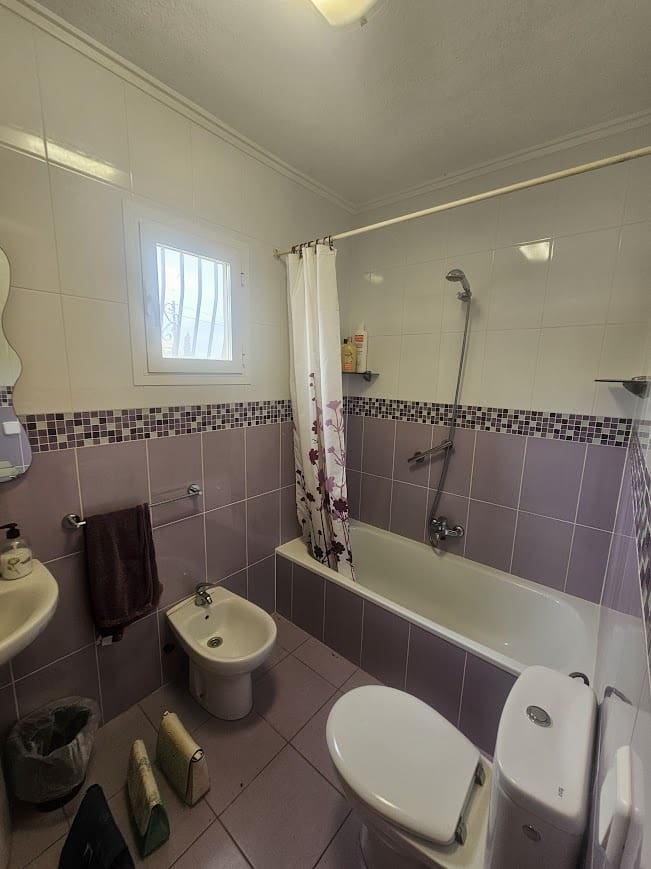 5 bedroom Villa for sale in Oliva with pool - € 350,000 (Ref: 9182046)