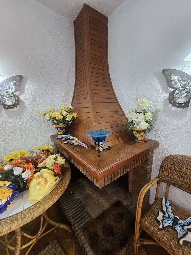 5 bedroom Villa for sale in Oliva with pool - € 350,000 (Ref: 9182046)